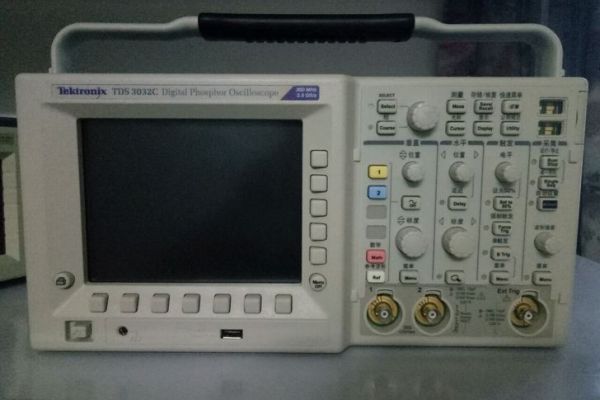 TDS3032C 300MHz 數字熒光示波器