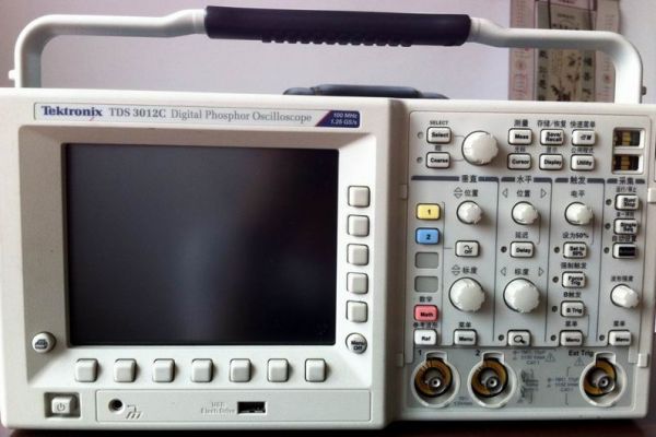 美國Tektronix(泰克) TDS3012C數字熒光示波器