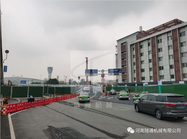 中國水利水電第七工程局有限公司成都軌道交通19號線鋼便橋項目順利通車(圖1)